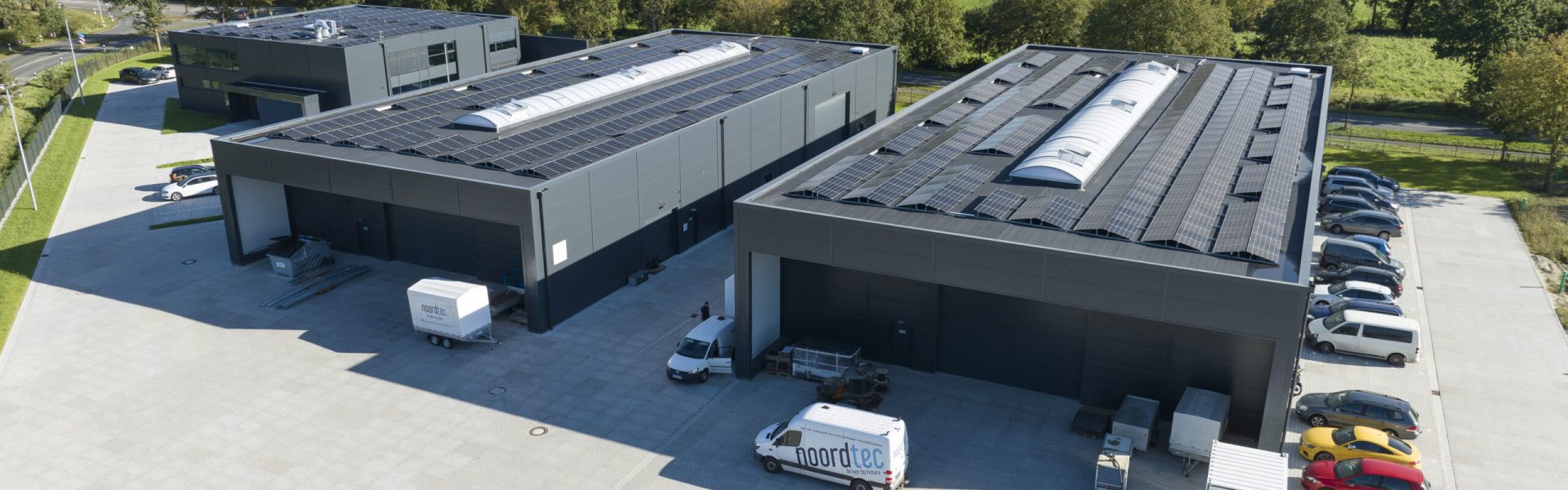 Photovoltaikanlage auf Dach von Noordtec Firmensitz